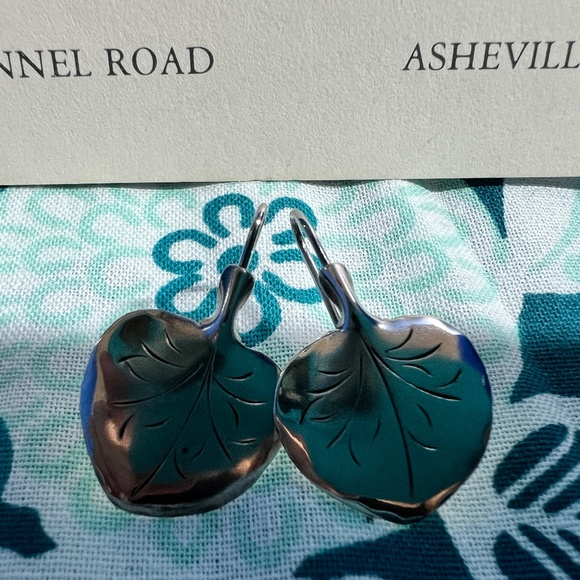 Stuart Nye Petite Pierced Galax Earrings (Leaf) - Picture 3 of 5